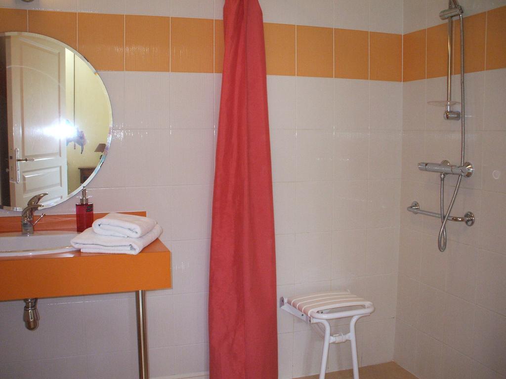 La Haye Gites Et Chambre D'Hotes Avrillé Exterior foto